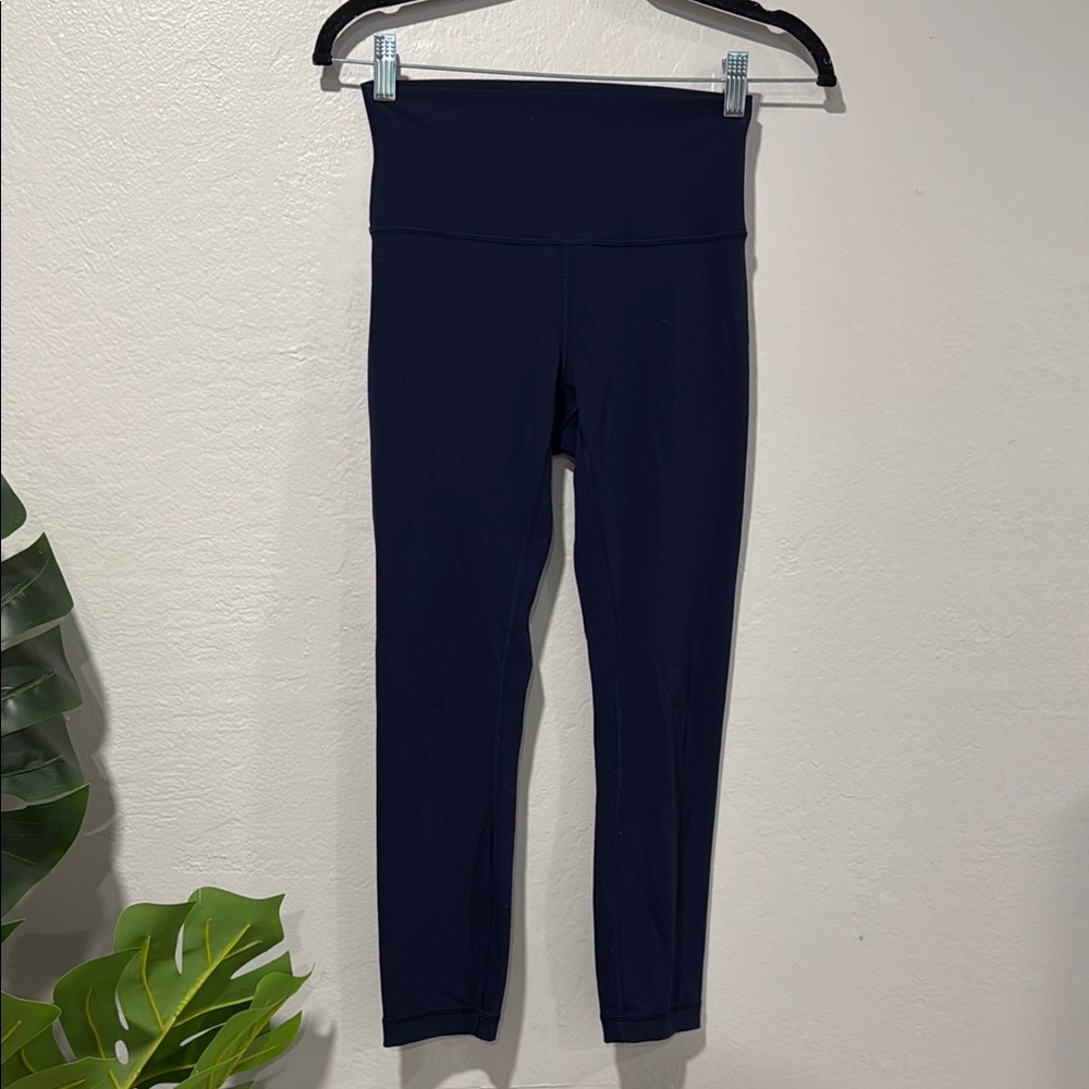 Lululemon cropped leggings size 4 navy blue